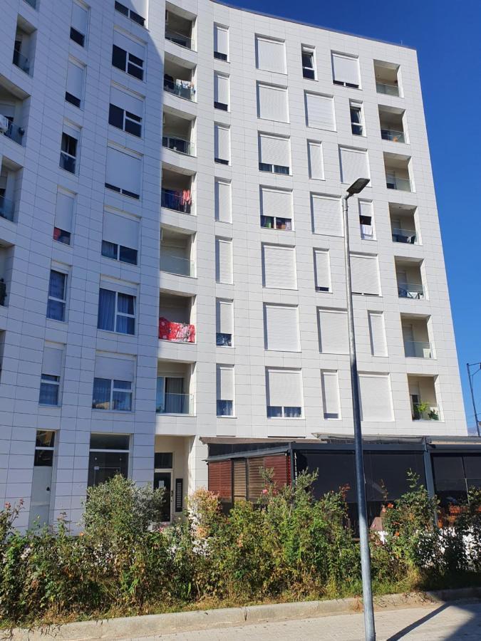 Rovena'S Apartment - Free Parking Tirana Exteriér fotografie